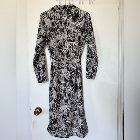 🎉4/30$🎉 NWT Reitmans Snakeskin Print Shirt Dress - Size 6 - Picture 7 of 7